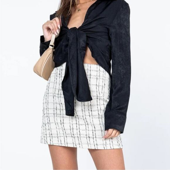 Princess Polly Caroline tweed skirt, size 2, off white & gray textured plaid - Picture 1 of 6